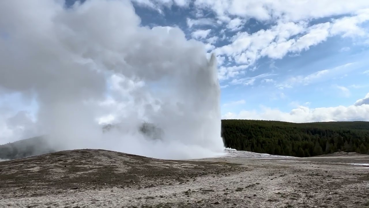Grand Teton and Yellowstone National Park - May 2025