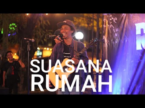 Suasana Rumah Raim Laode Live In Consert