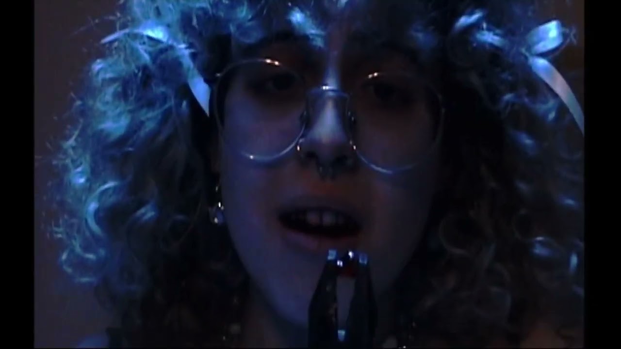 Sunday Cruise - Pretty Girl (OFFICIAL MUSIC VIDEO)