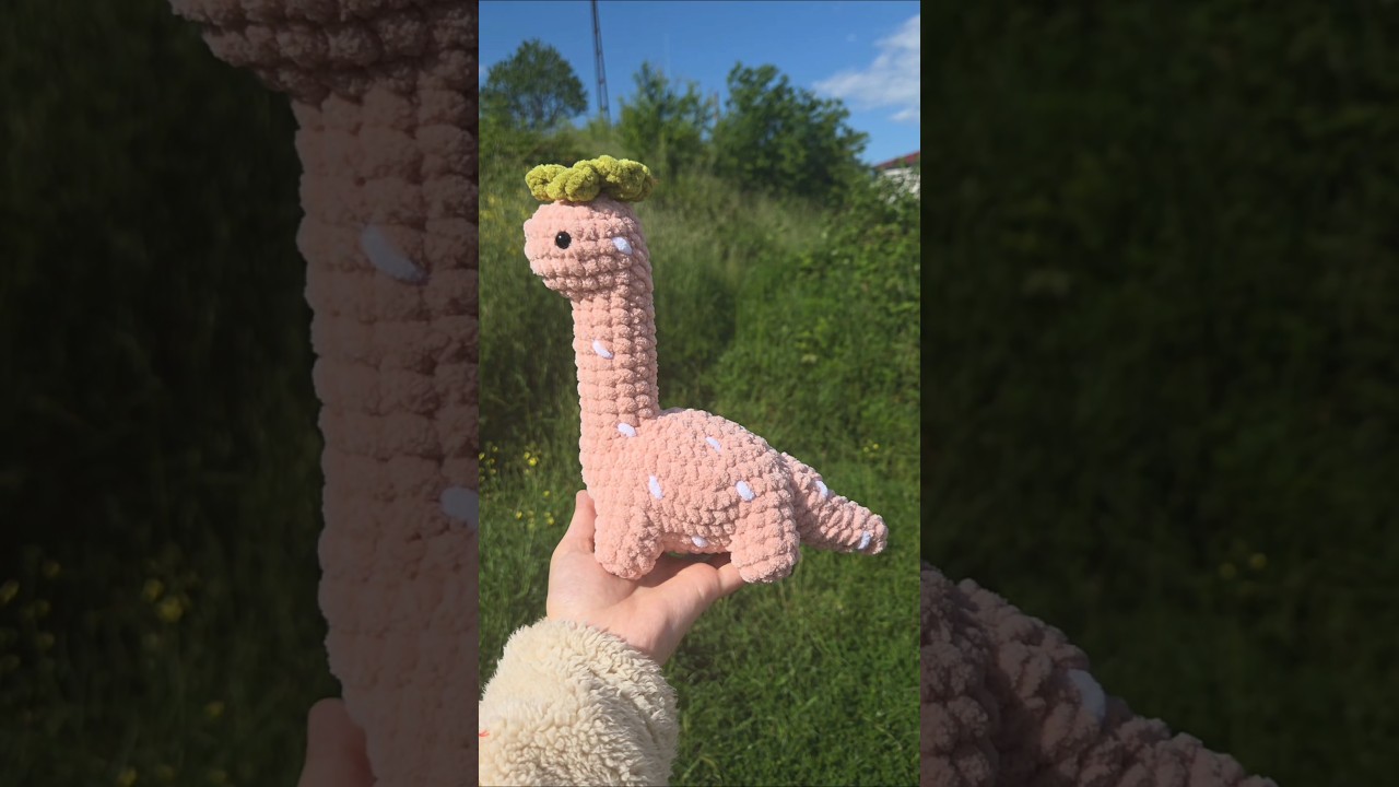 Strawberry Dino 𖹭 pattern by me