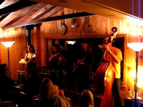 "Wagon Wheel" performed by Bent Willow Band on Goo...