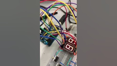 Control de incrementos en contador de 0-99, 7 segmentos, con Arduino.