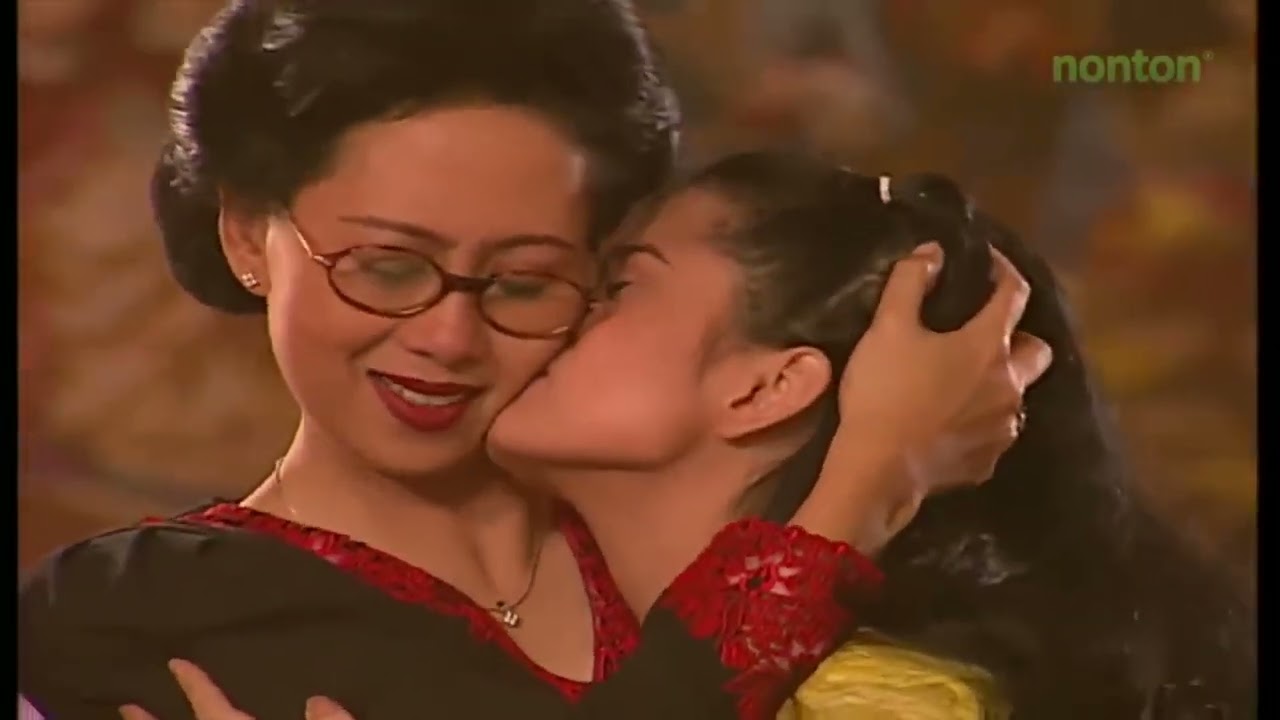 Orgazmga erishish uchun jinsiy pozitsiyalar Ayol bilan jinsiy aloqa bi juftlik onlayn porno video