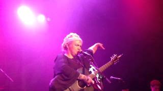 Elle King Ex&#39;s and Oh&#39;s