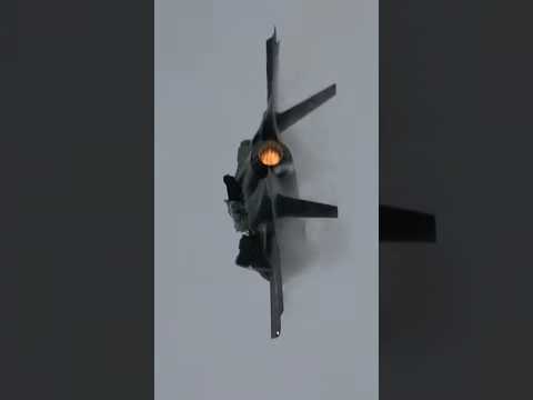 【えっ！？航空自衛隊そういうことする！？】三沢基地航空祭2023 F-35がウエポンベイドア開いたままアフターバーナー全開！外国でも見たことない凄まじい機動！