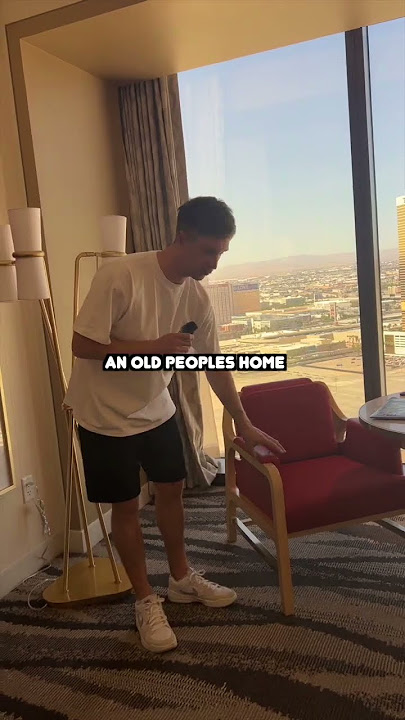 $30 vs $300 Hotel in Las Vegas