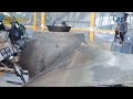 Misea uses two robots for coordinated milling and grinding to process marine propellers.