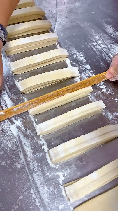 Crispy fried dough sticks