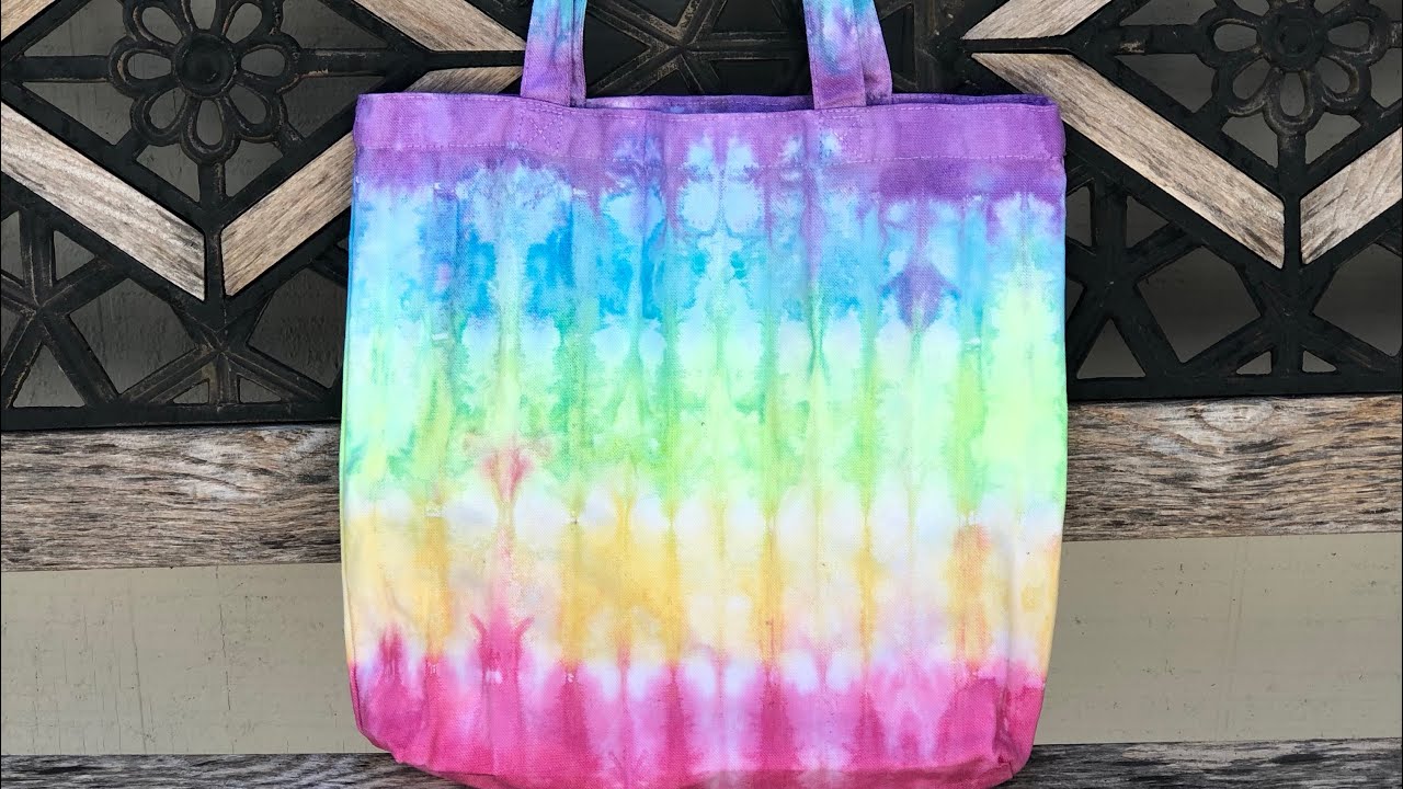 i can finally give my tie dye tote a break 😭 loving this color so so