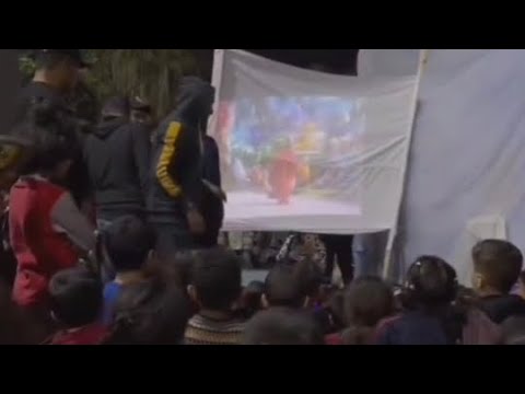 11122023 Petite séance de dessins animés pour les enfants déplacés de Deir al-Balah - Gaza 🇵🇸