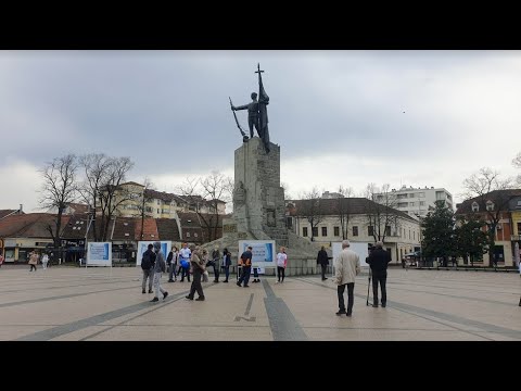 Video: Ova Je Uljez Pozirala U Svom Grudnjaku I Nogavicama Kako Bi Dokazala Da Društveni Mediji Ne Govore čitavu Priču