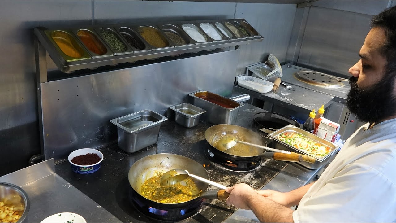 Paneer Shashlik | Veg Kofta & Veg Curry | Dal Makhani & Methi Corn | Naan | at Meeras Express London