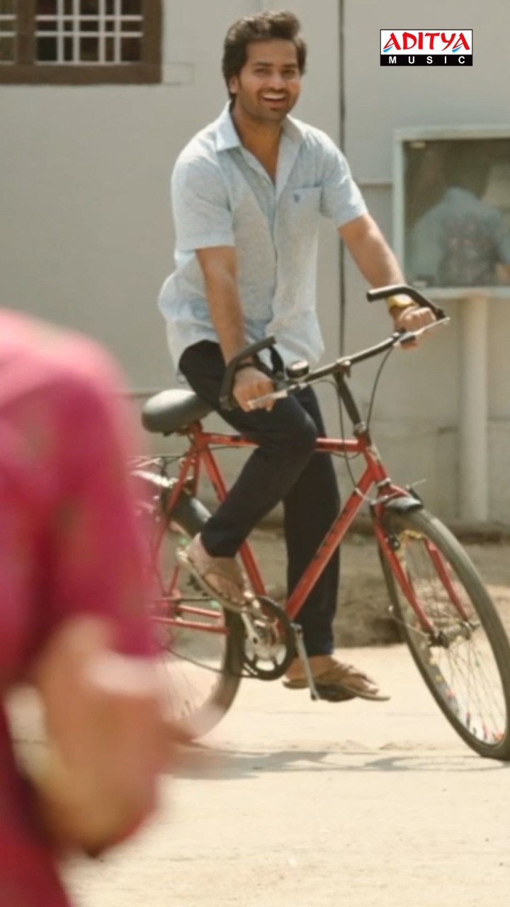 #NeeNavvey Song #firstdayfirstshow Movie #shorts
