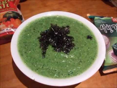 vegan vegetarian creamy green soup kale tuscan cabage