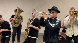 Hit The Road Jack / Seven nation army (cover MAD BRASS BAND)