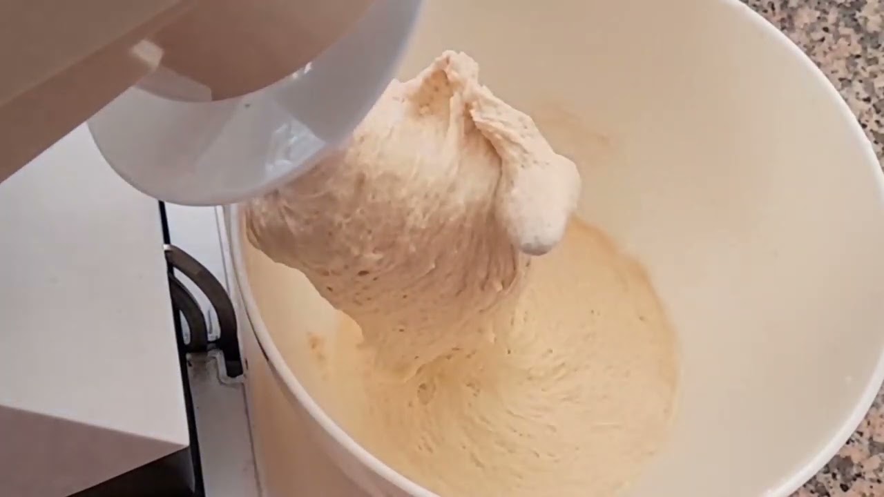 طريقة عجن الشياربالعجانة /استعمال العجانة لعمل الشيار /الشيار او بوشيار