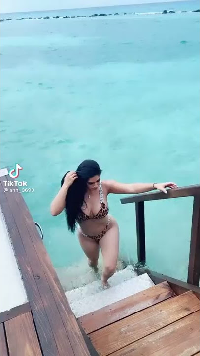 body hot bokong montok😍😍😍