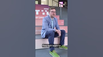 Alexander explaining Digital Transformation in Learning