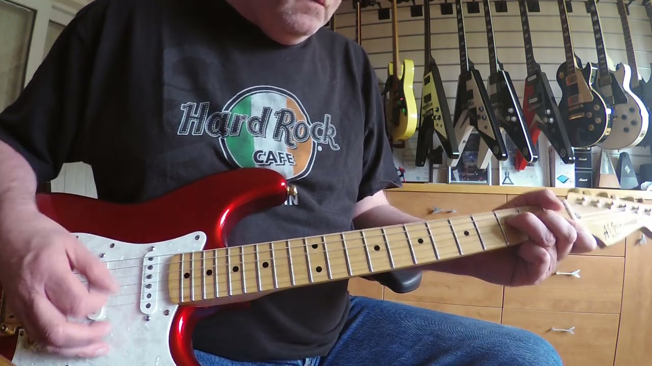 Pulp Fiction Urge Overkill - Girl You'll Be a Woman Soon Guitar