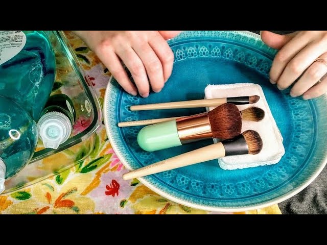 Cleaning Brushes ASMR {Soap, Water, Sponge - Soft Spoken} Tapping/Scratching