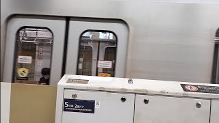 飯田橋駅に到着する東京メトロ10000系！