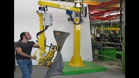 Pneumatic Industrial Manipulator for handling large engine baldes -PNErgo74
