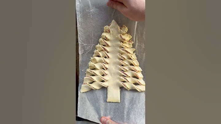 Cheesy Ham Puff Pastry Christmas TreeCheesy Ham Puff Pastry Christmas Tree