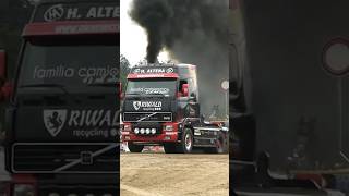 16-Liter I6 Diesel at FULL BLAST - Volvo FH16