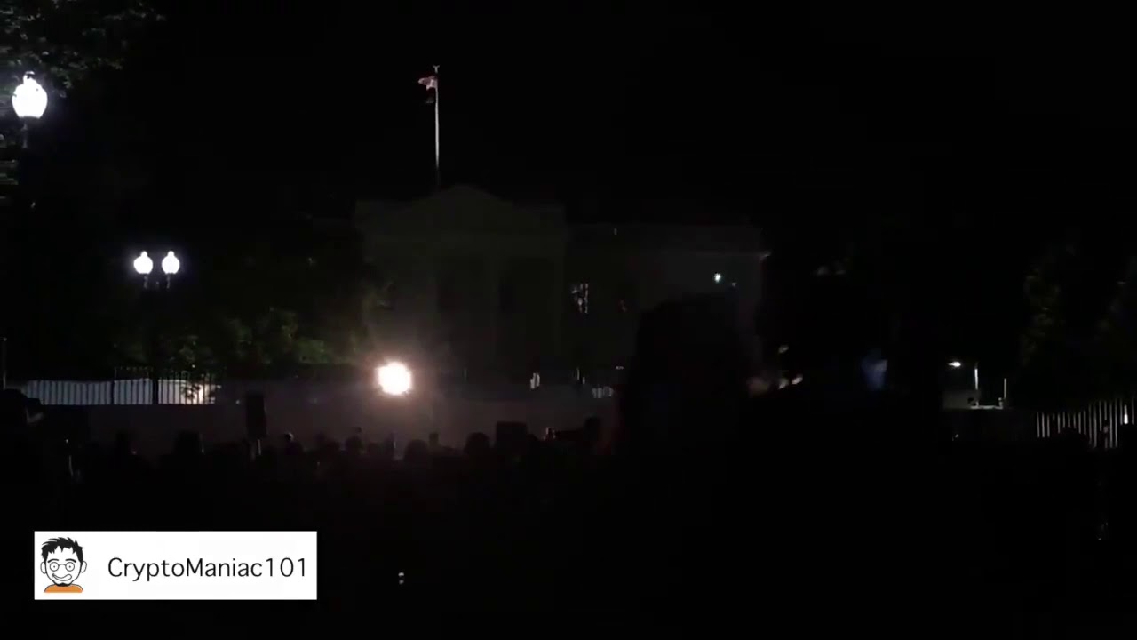 WHITE HOUSE SWITCHES OFF THEIR EXTERIOR LIGHTS DURING THE ONGOING