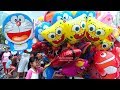 Beli Mainan Balon Doraemon di Pedagang keliling