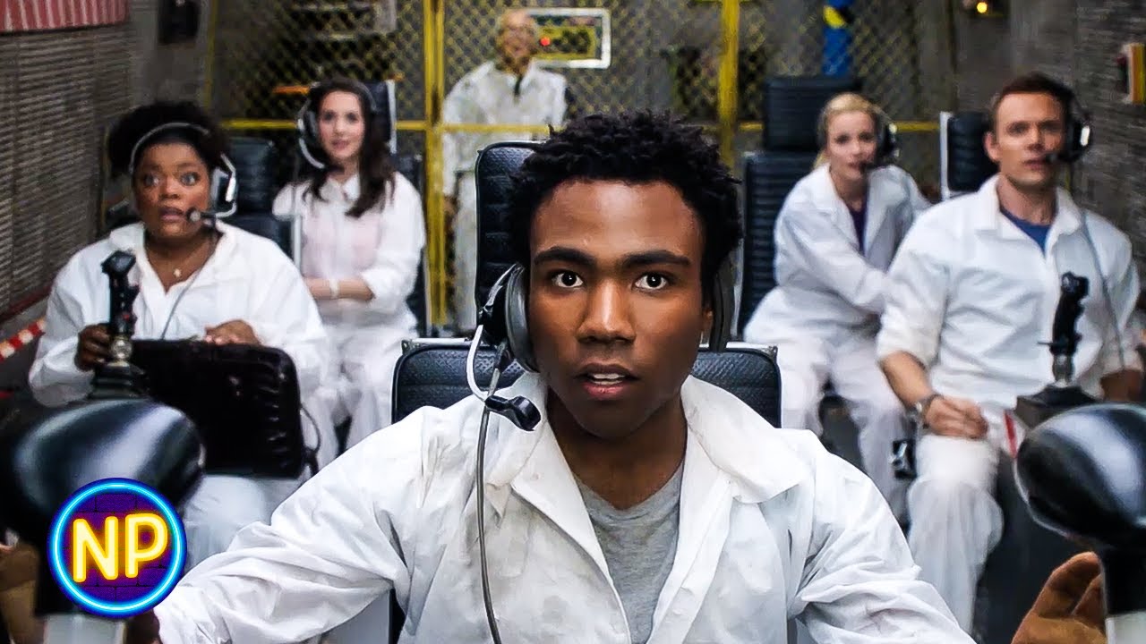 ⁣The Group Overcomes Annie's Sabotage and Lands the Ship | Community Season 2 Episode 4 | Now Pl