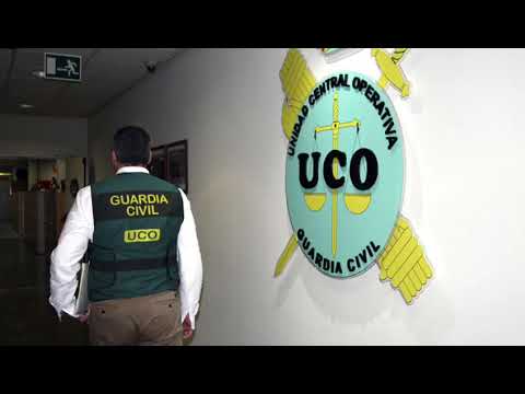 Guardias civiles dan las gracias al jefe de la UCO