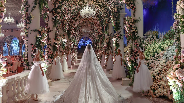 4 Million Flowers Used At This Wedding in Qatar !