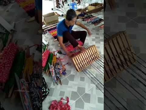 Video Cách Làm khung dệt thảm bằng vải vụn - youtube