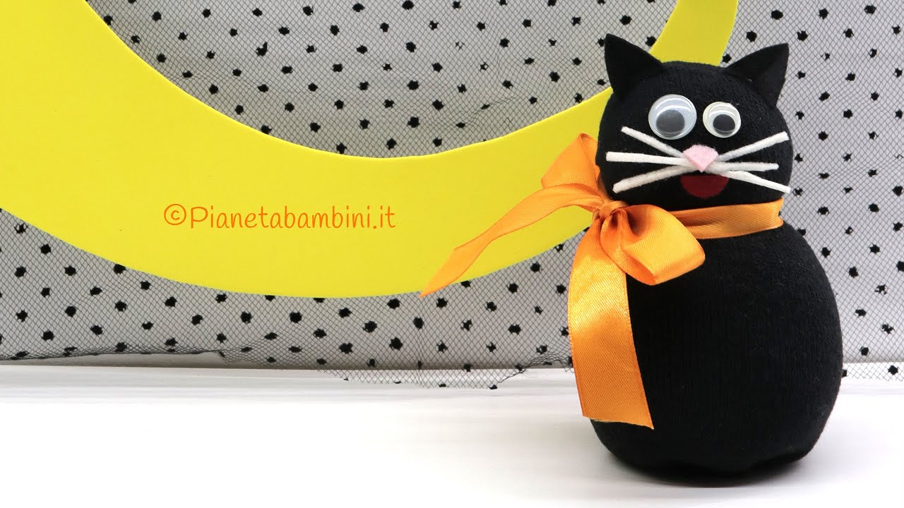 Lavoretto di Halloween: Gatto Nero con Calzino e Riso