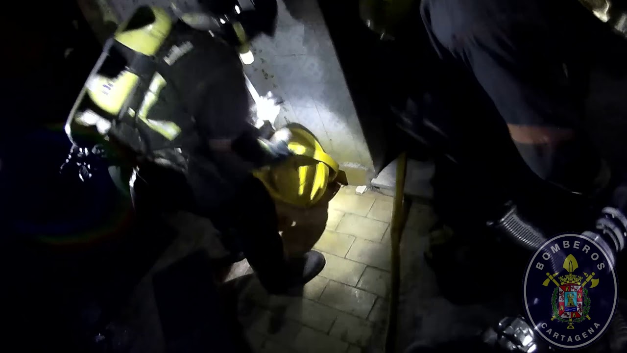 Bomberos de Cartagena atienden dos incendios en viviendas de El Algar y La Unión