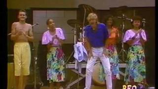 DAVE (un jeune)chante Vanina  à La Réunion en 19???? (Quand FranceO était RFO)