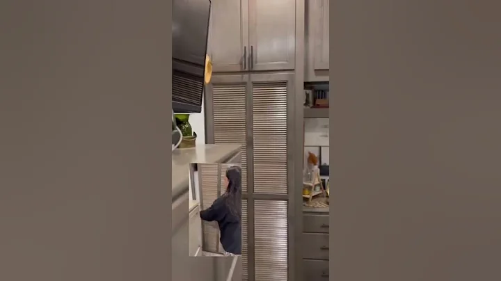 WE LIVE IN A RV! #travel #rvlife  #rvlifestyle  #rvliving  #camper  #camping #tinyhouse #tinyliving