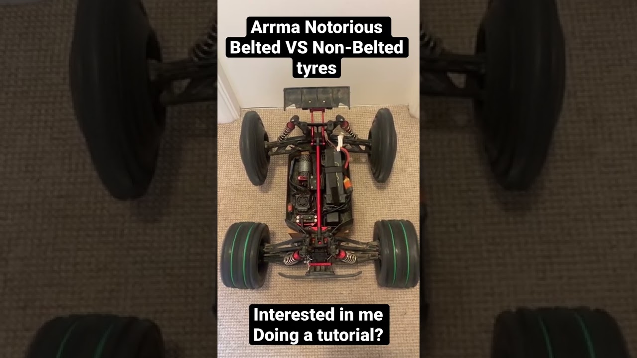 Arrma Notorious Badlands MX belted VS Non-Belted