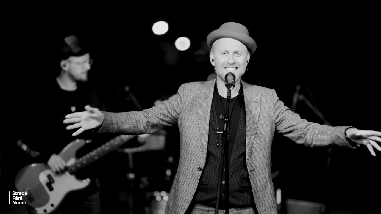 Strada Fără Nume | Chris Redmond