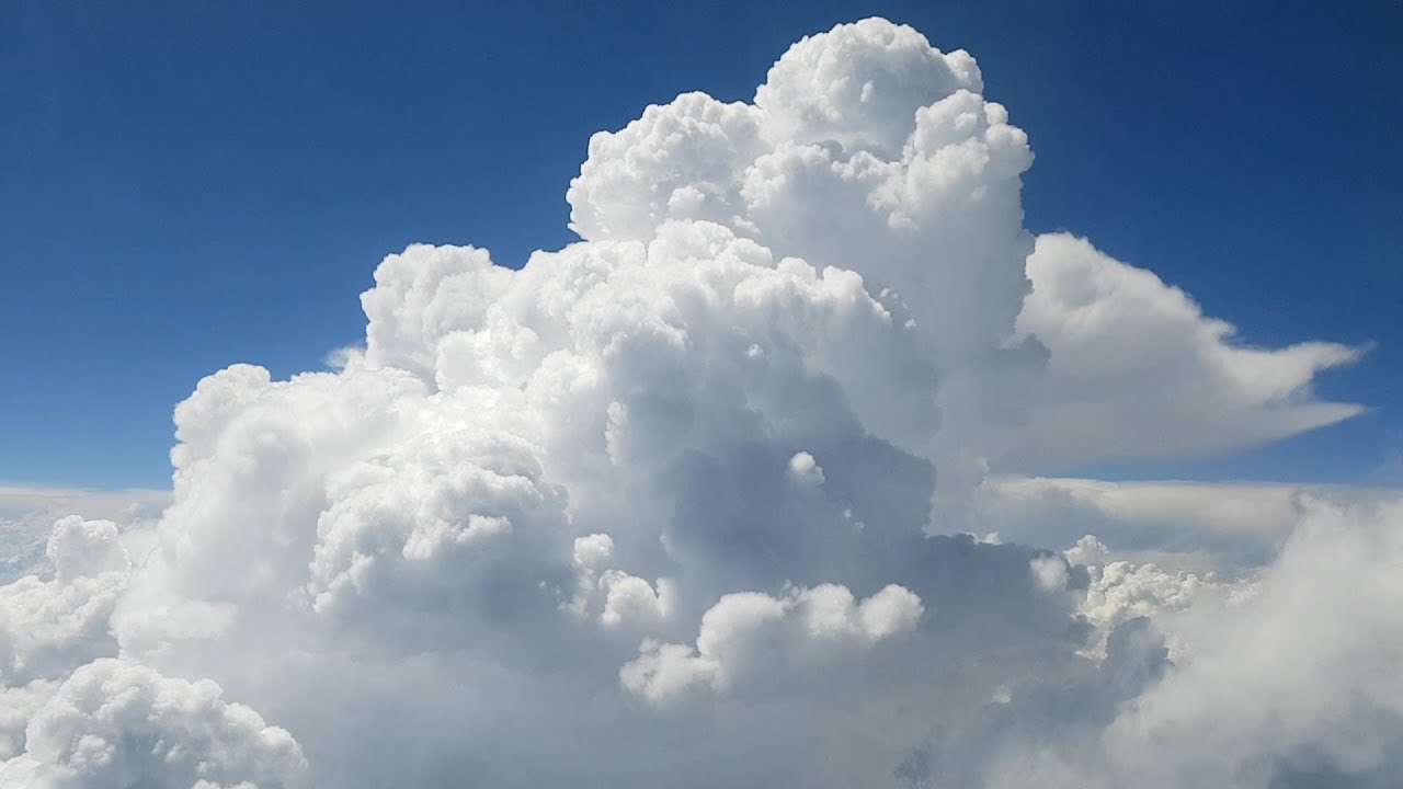 Big clouds. На что похожи облака. Облака метры. Странствующие облака. Облака Узбекистан.