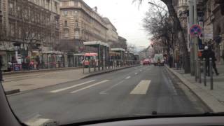 Bkv Skoda Roomsterek Érkeznek Villamos Gyalogos Elütéshez