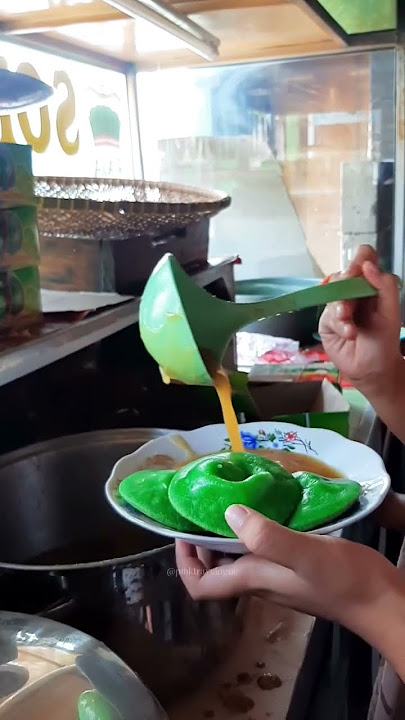 Sorabi Hijau Kuntilanak Rengasdengklok #shorts #sorabi #rengasdengklok #karawang #kulinerindonesia