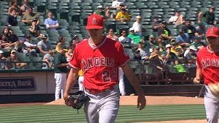 LAA@OAK: Heaney strikes out six Angels in sixth win