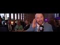 Звезда "Реутов ТВ" Владимир Маркони берет интервью у гостей церемонии закрытия сезона КХЛ
