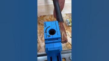 A WAGO terminal that needs a screwdriver 🪛