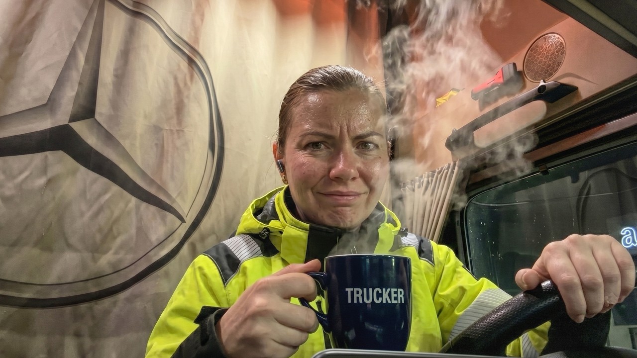 What Trucker Work Looks Like in Europe. Sleeping, Eating and Living in a Truck. [ASMR]
