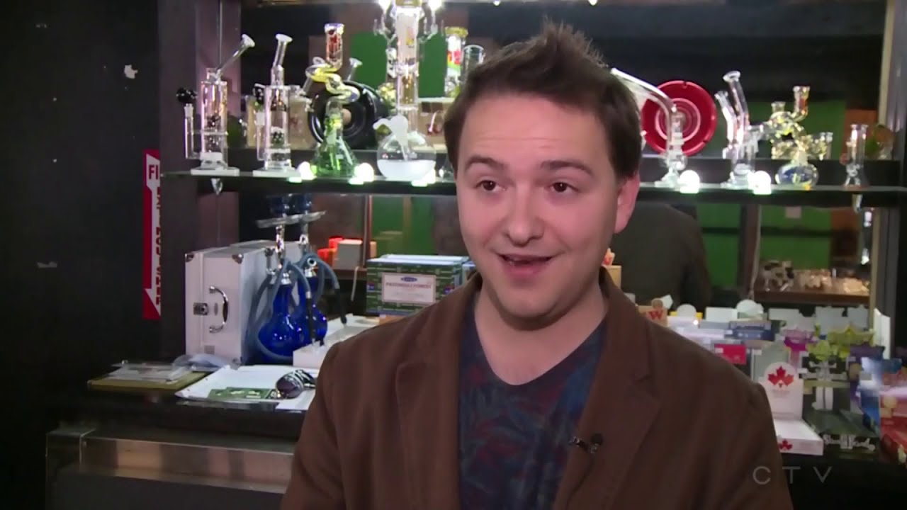 CTV Windsor - Medical marijuana lounge opens doors in Windsor