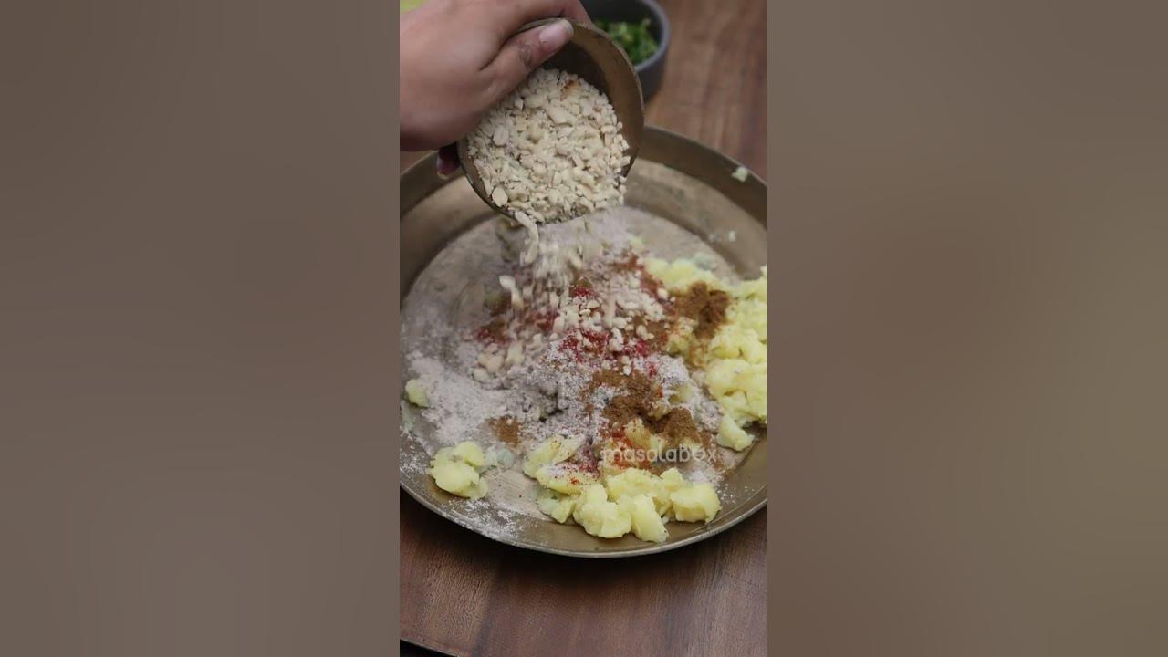 how-to-make-kuttu-aloo-ke-pakode-youtube