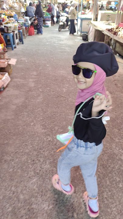 Alesha belanja ke pasar sama ami #youtubeshorts #shorts